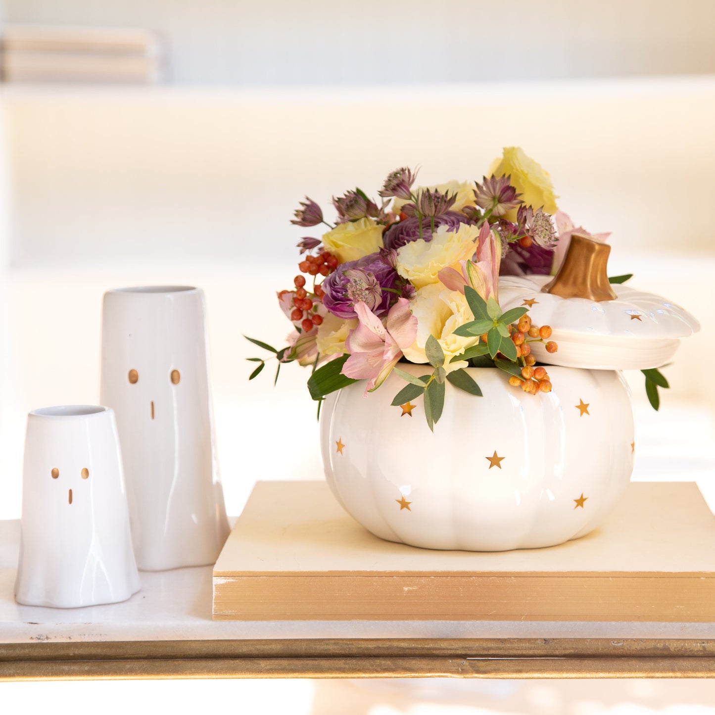 Ghost Bud Vase – White