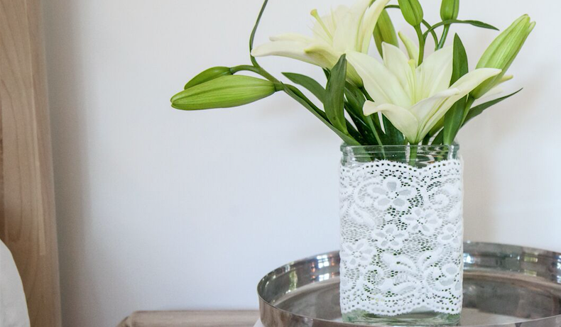 10 Tips for Arranging Flowers in a Vase
