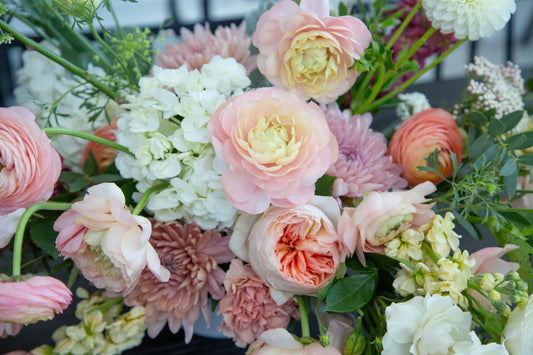 Celebrate Her Vibe: Floral Arrangements for Every Mom’s Style