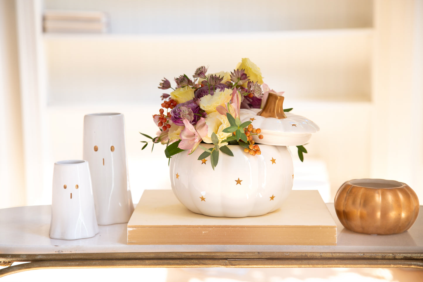 Ghost Bud Vase – White