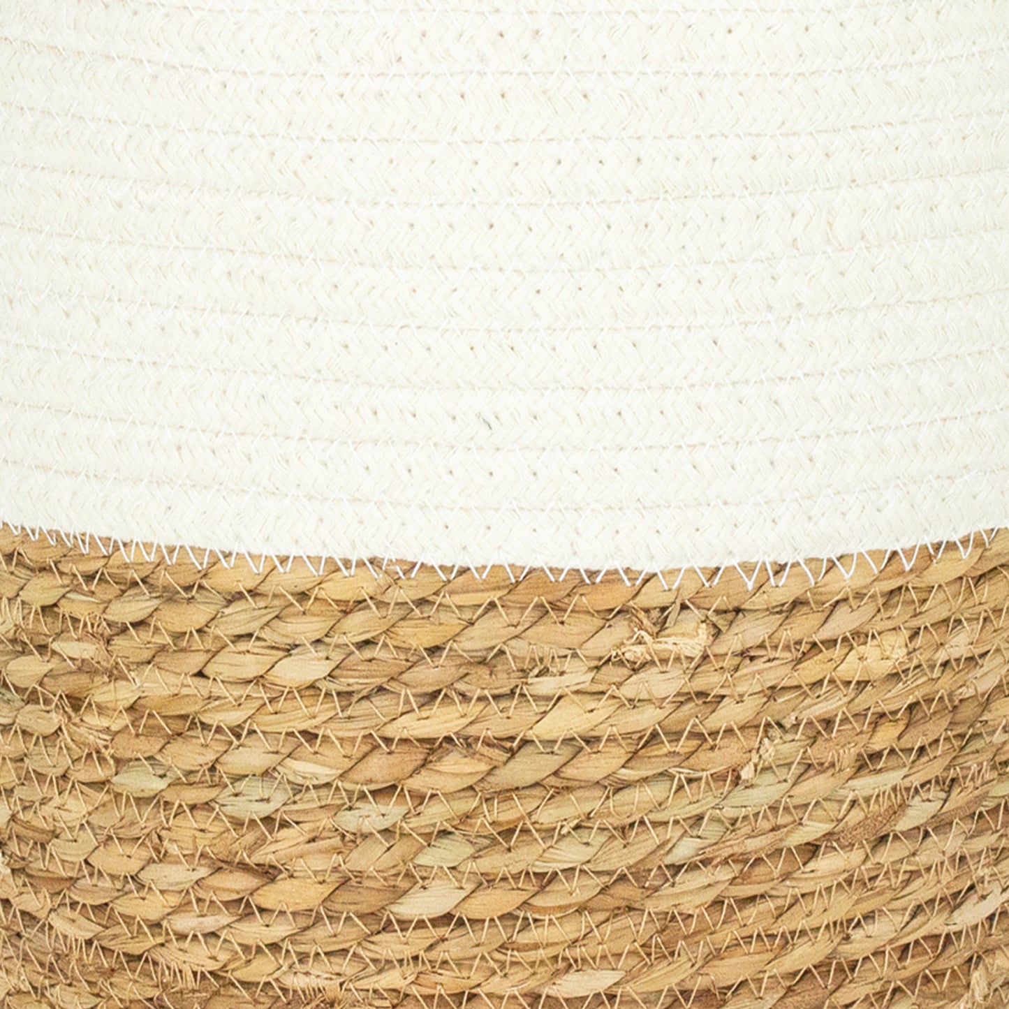 Cable Basket in Oatmeal
